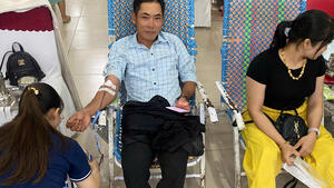 z7073468301740_2078305915c530eb6fa2492a4e74eba5_0fe60